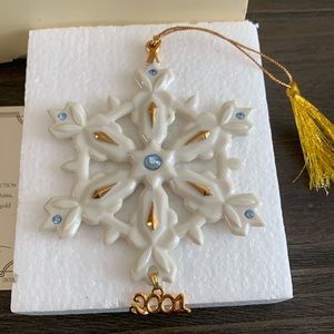 Lenox 2001 China SNOWFLAKE Ornament